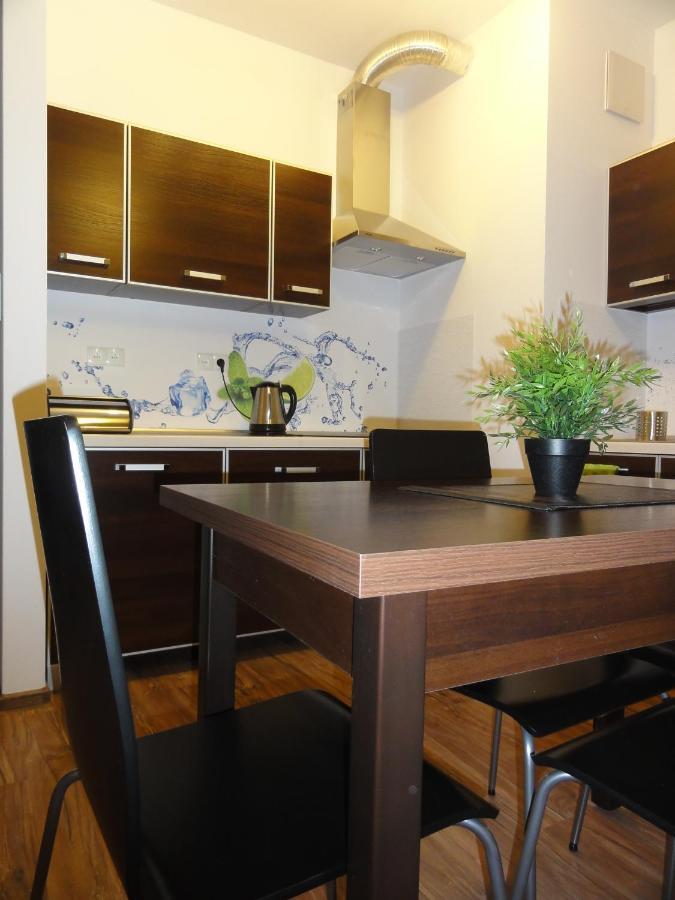 Apartament Centrum Gieldowa Warsaw Exterior photo
